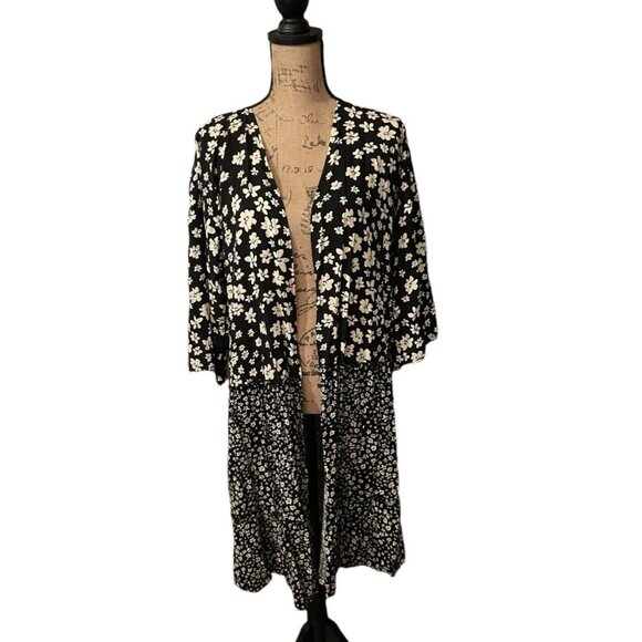 Maurices‎ Floral Kimono - Picture 1 of 7
